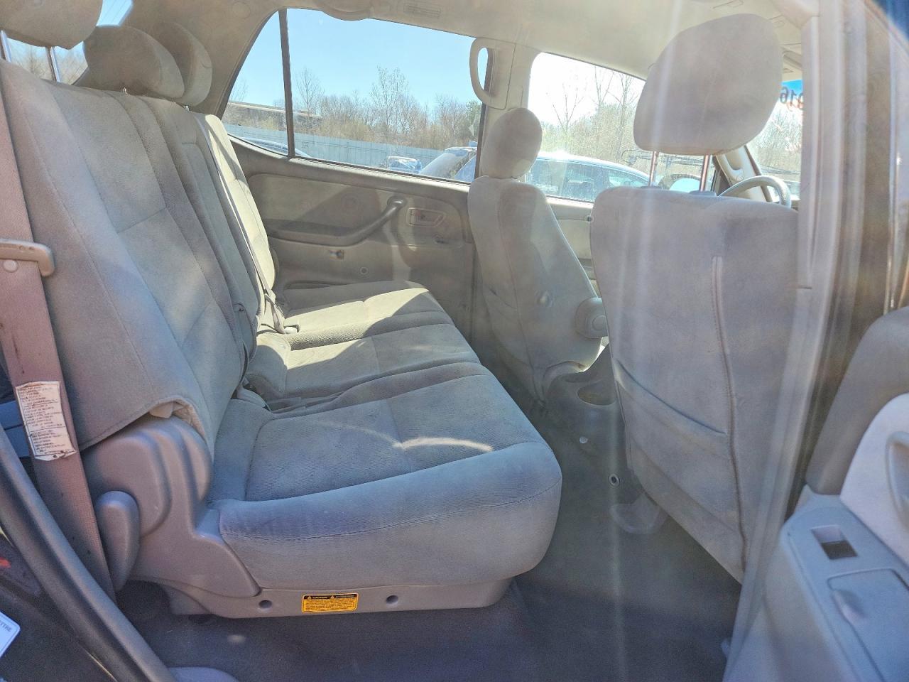 2005 TOYOTA Sequoia