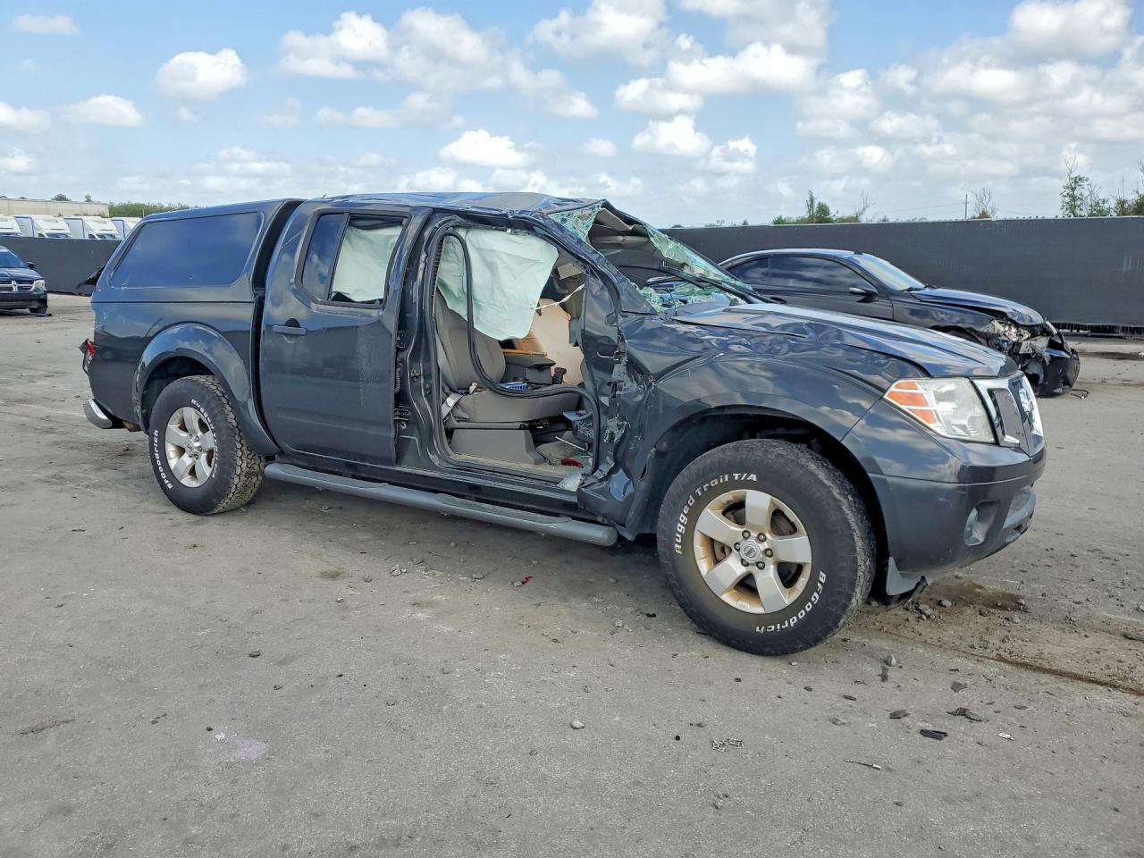 2012 NISSAN Frontier