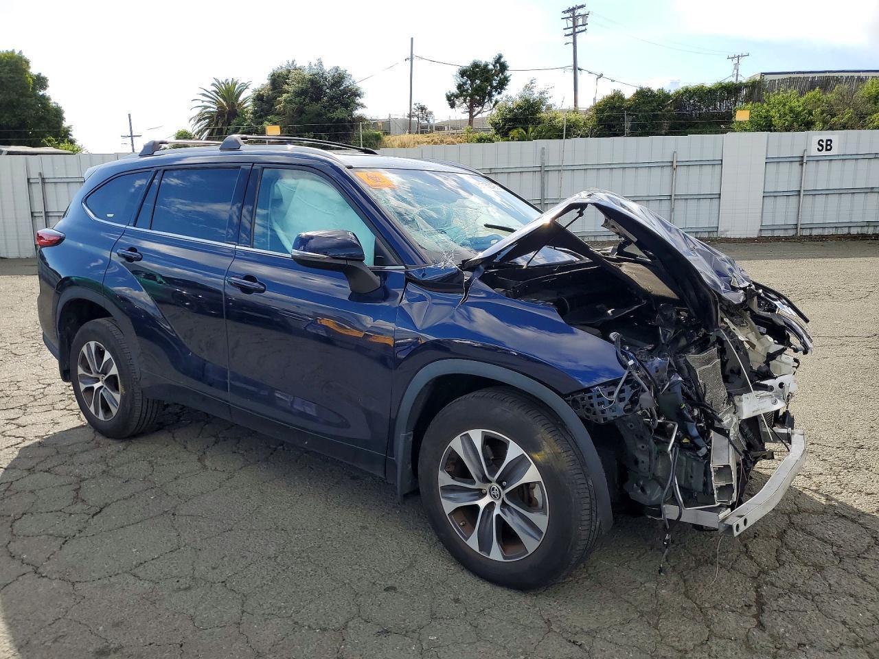 2022 TOYOTA HIGHLANDER