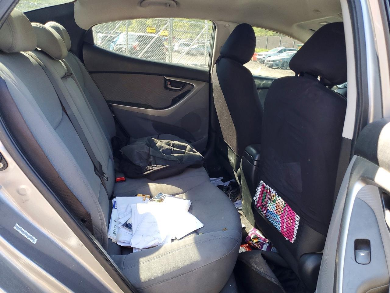 2012 HYUNDAI ELANTRA