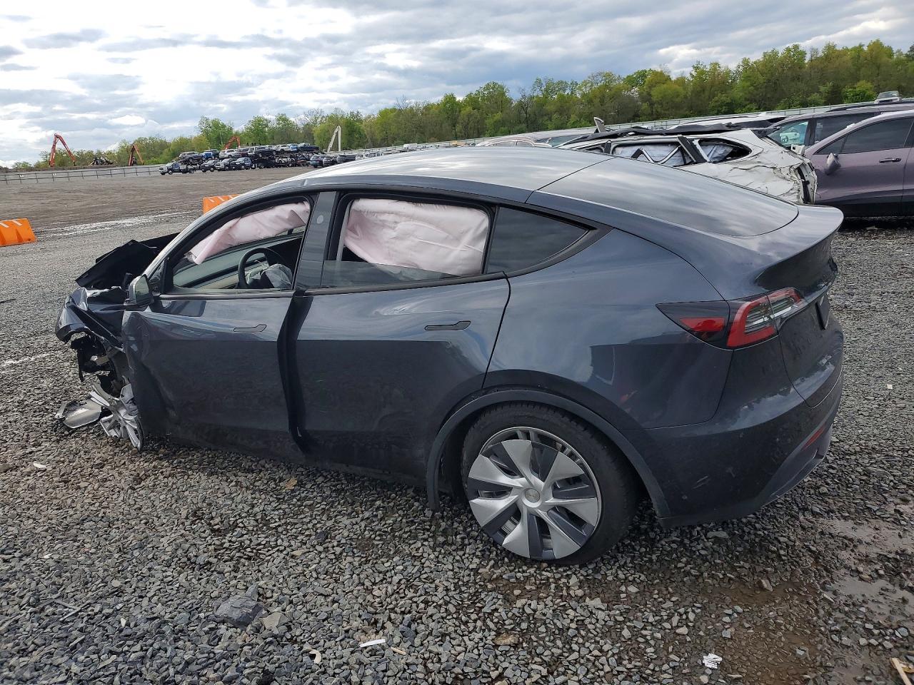 2024 TESLA MODEL Y