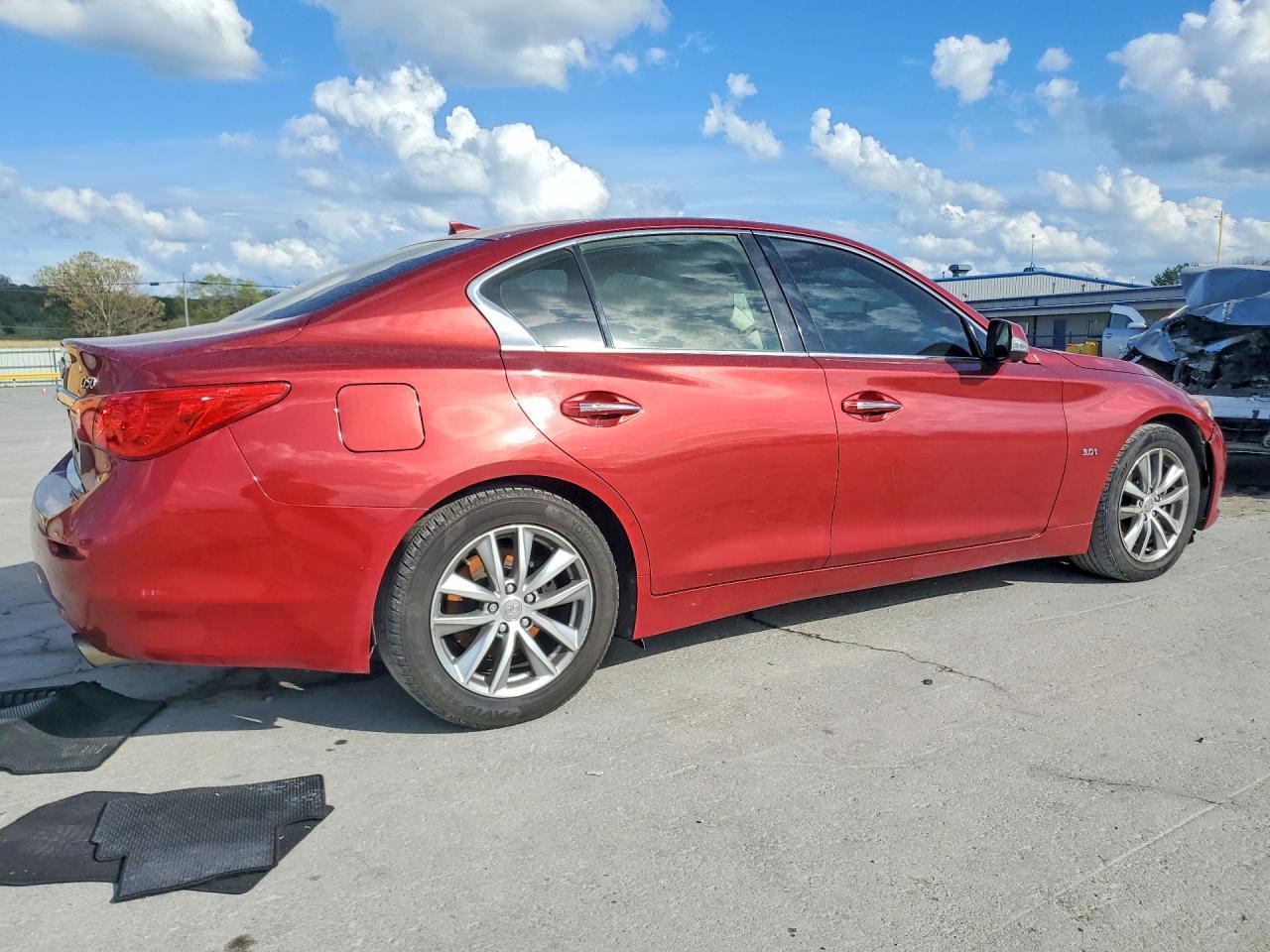 2016 INFINITI Q50
