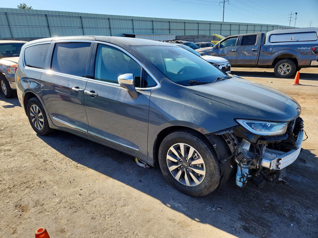 2022 CHRYSLER Pacifica