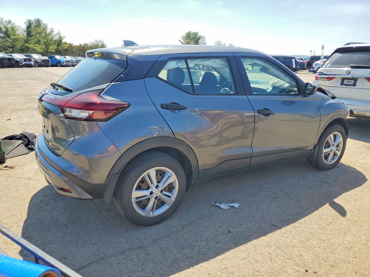 2021 NISSAN KICKS