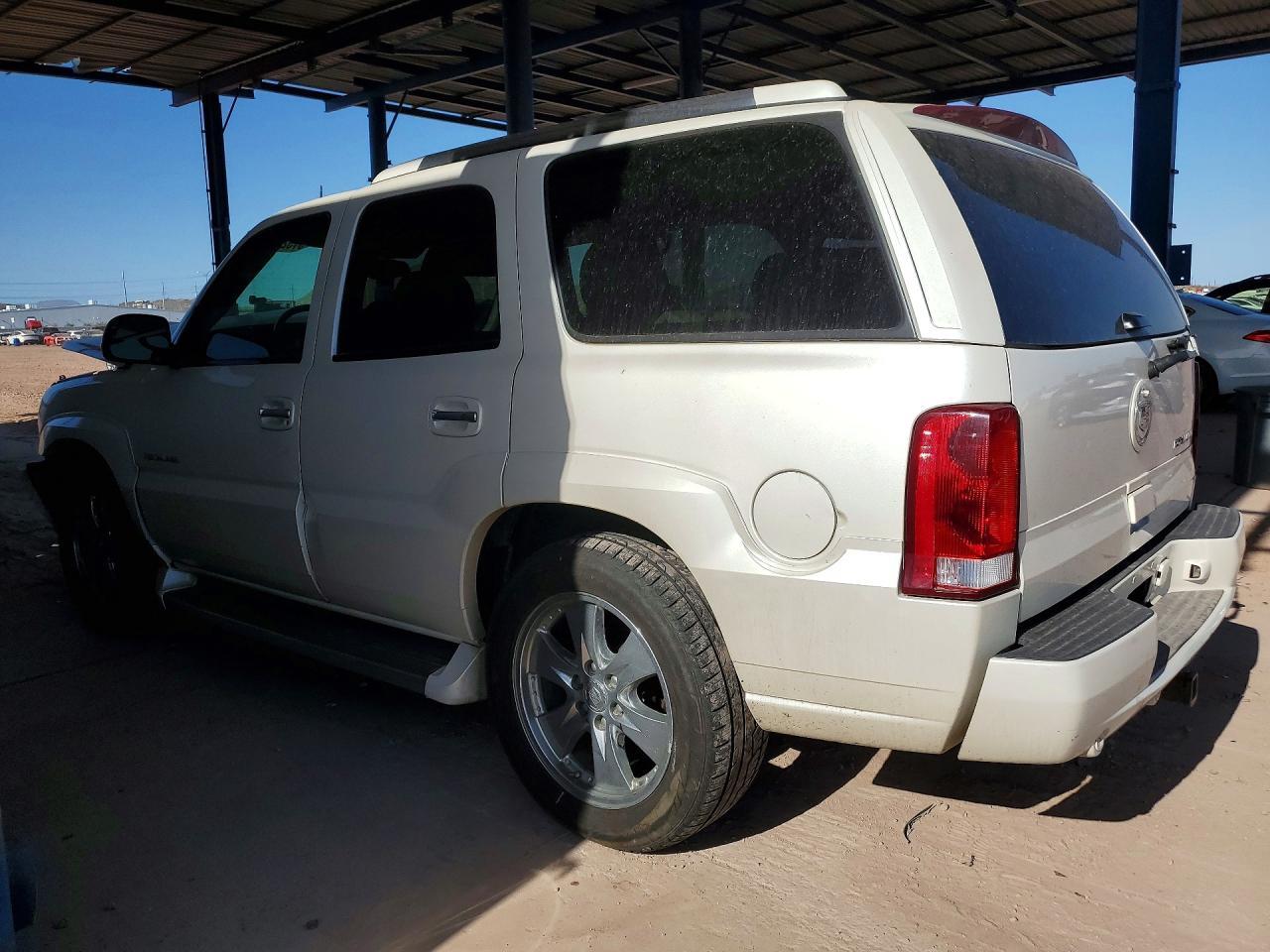 2005 CADILLAC ESCALADE
