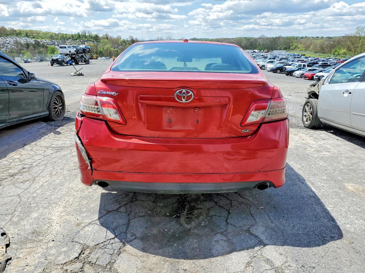 2011 TOYOTA CAMRY
