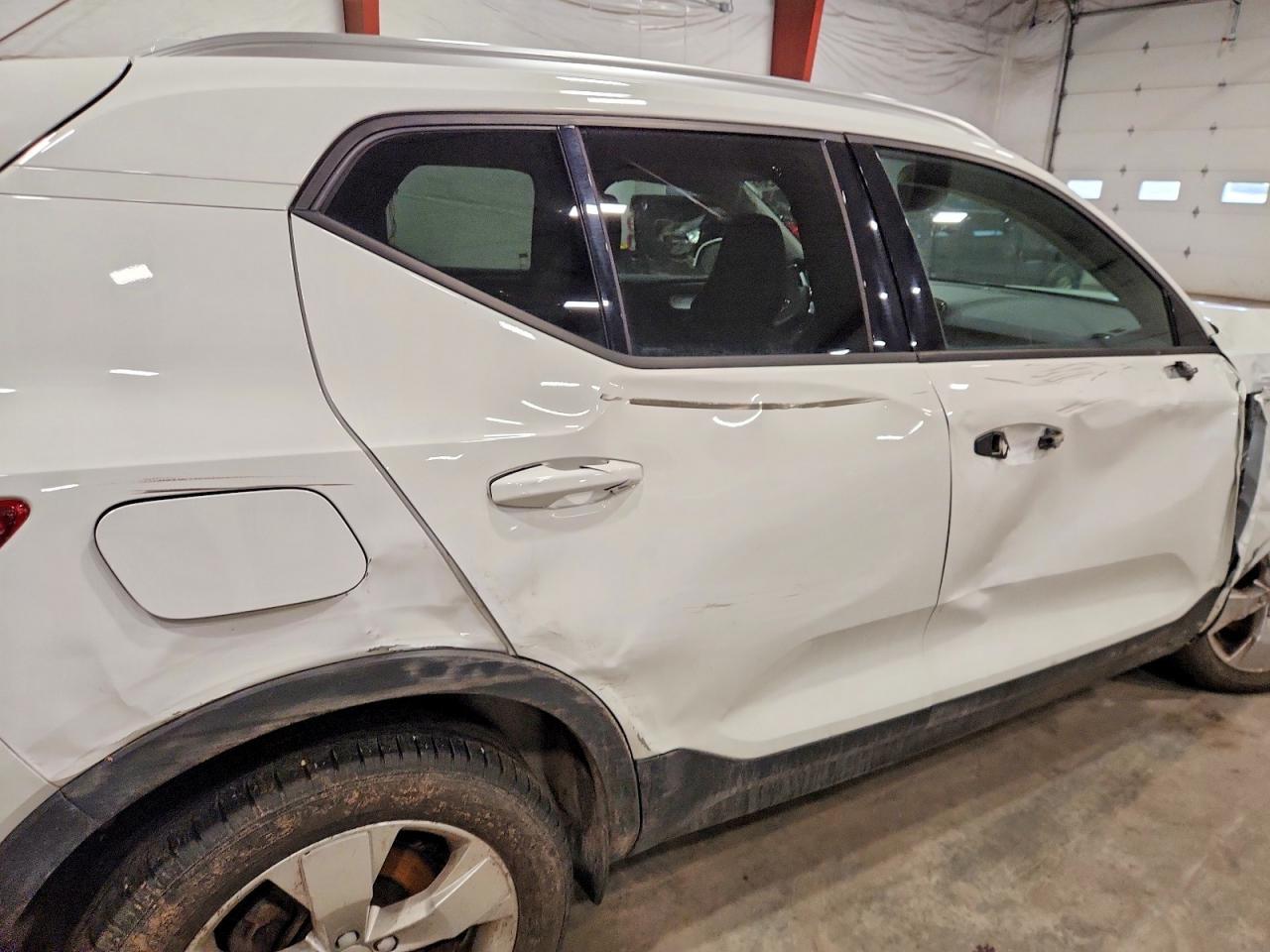 2020 VOLVO XC40