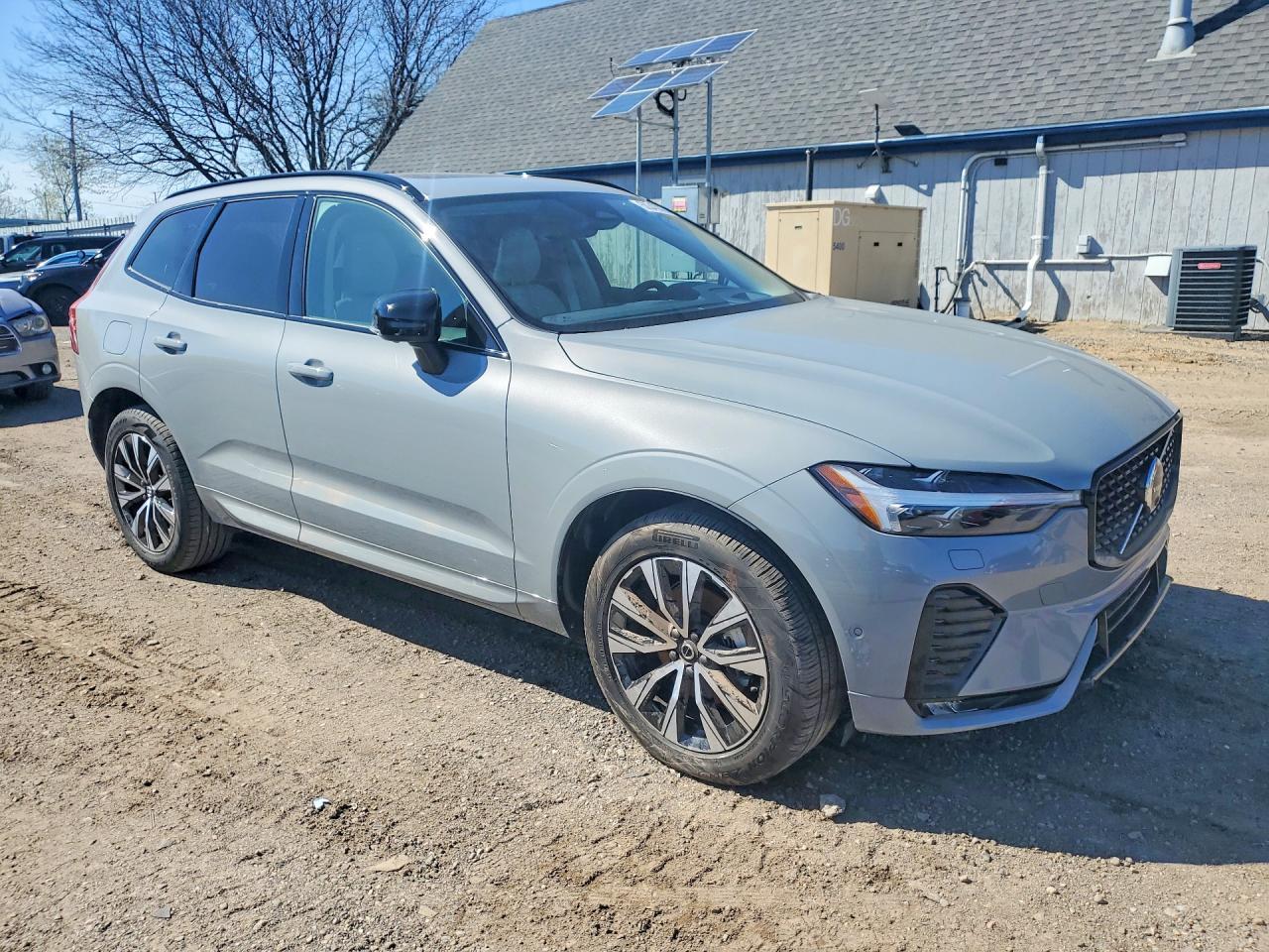 2025 VOLVO XC60