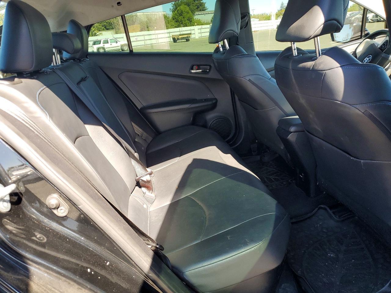 2017 TOYOTA PRIUS