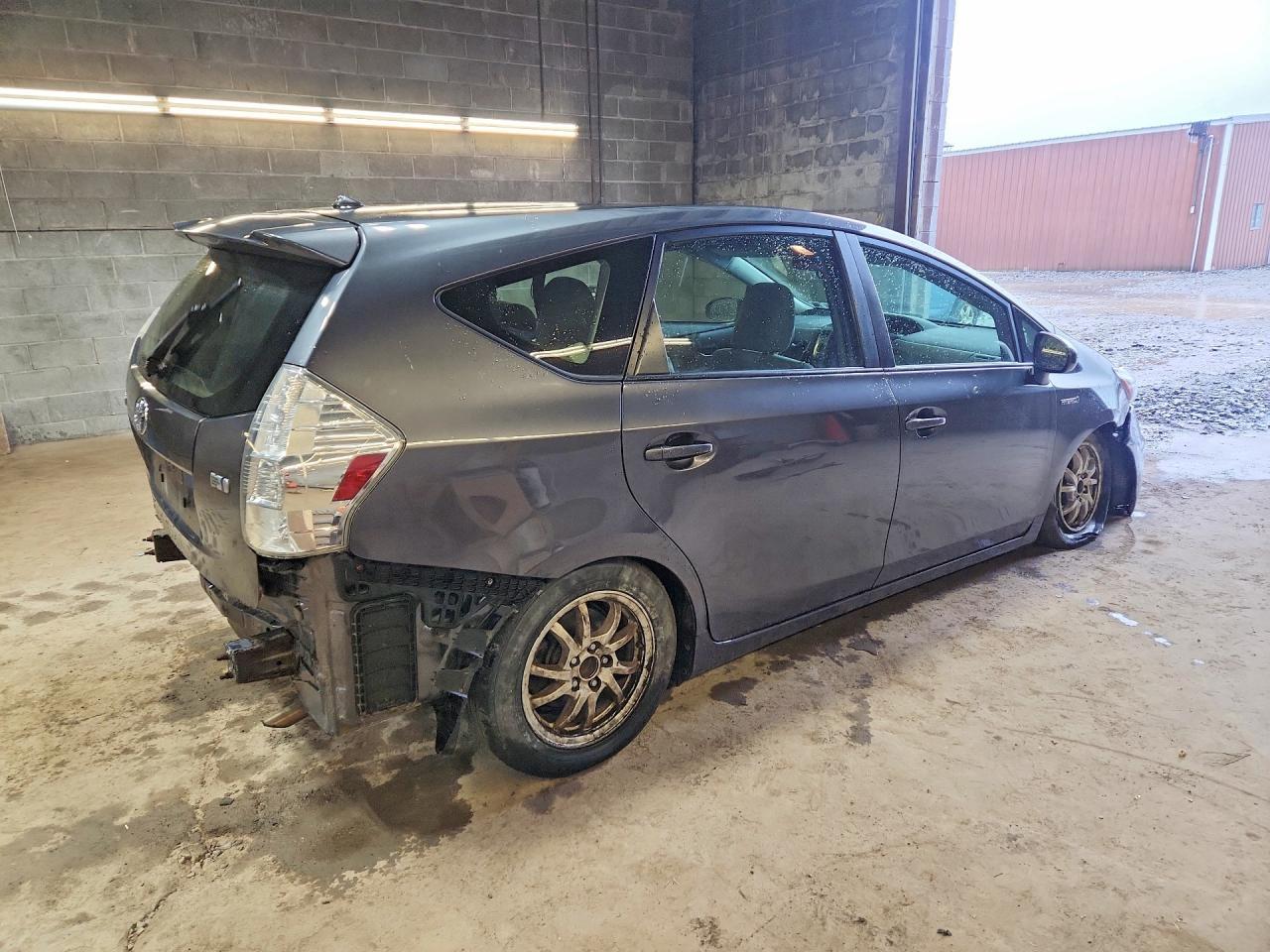 2013 TOYOTA PRIUS V