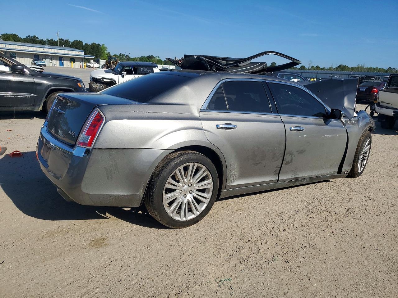 2011 CHRYSLER 300