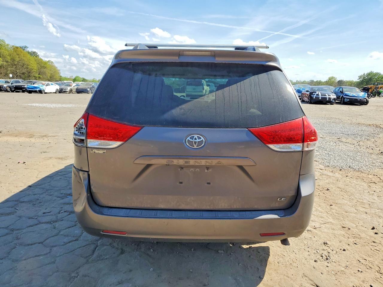 2014 TOYOTA SIENNA