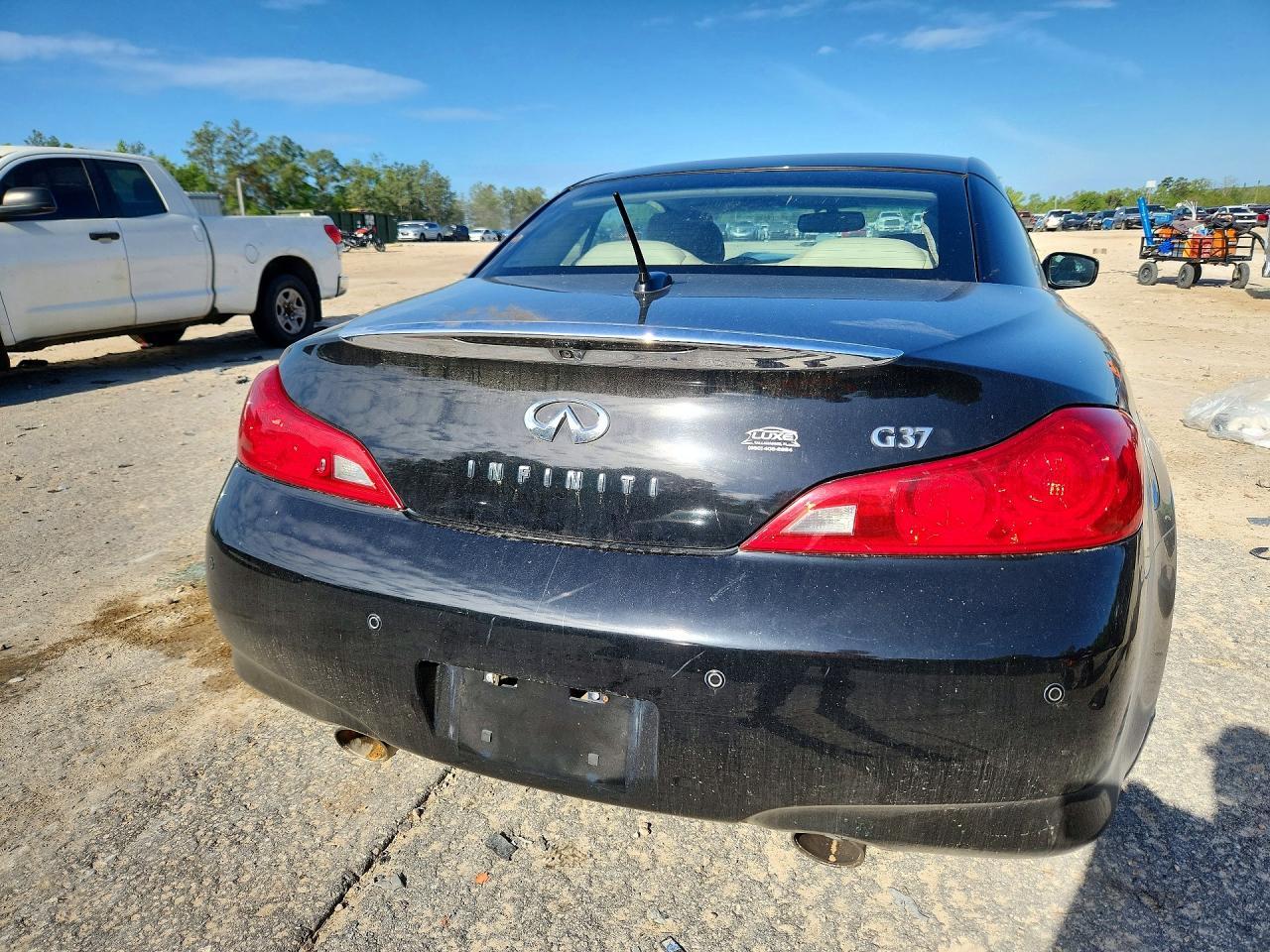 2012 INFINITI G37
