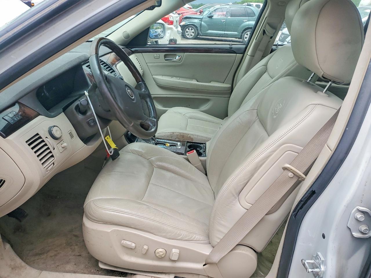 2010 CADILLAC DTS