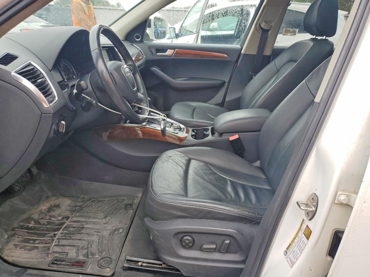 2010 AUDI Q5