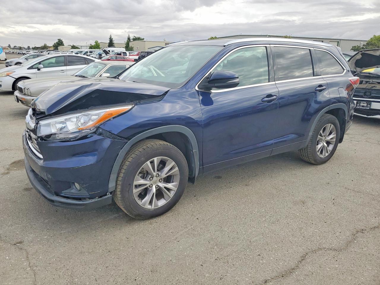 2015 TOYOTA HIGHLANDER