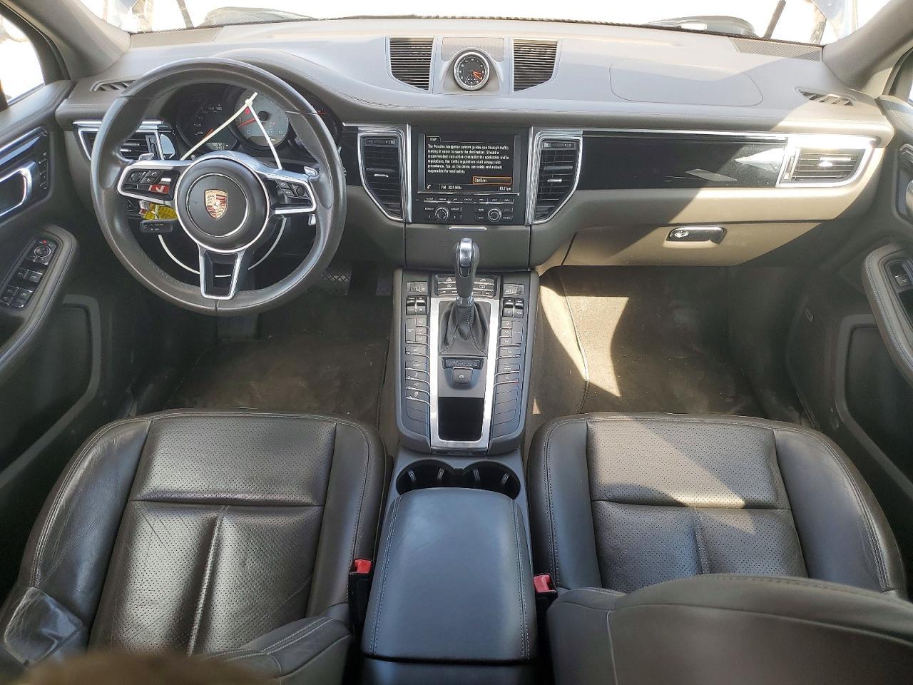 2015 PORSCHE Macan