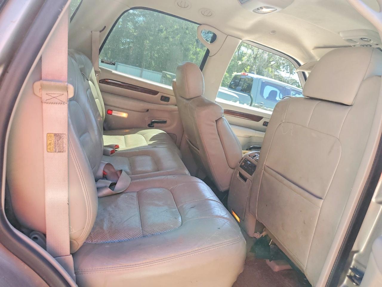 2002 CADILLAC ESCALADE