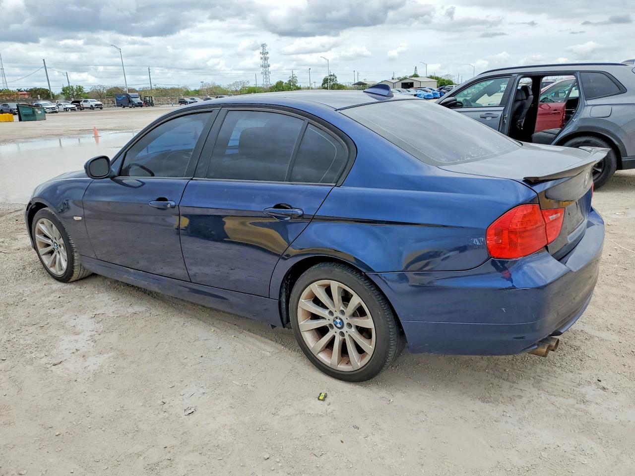 2011 BMW 3 SERIES