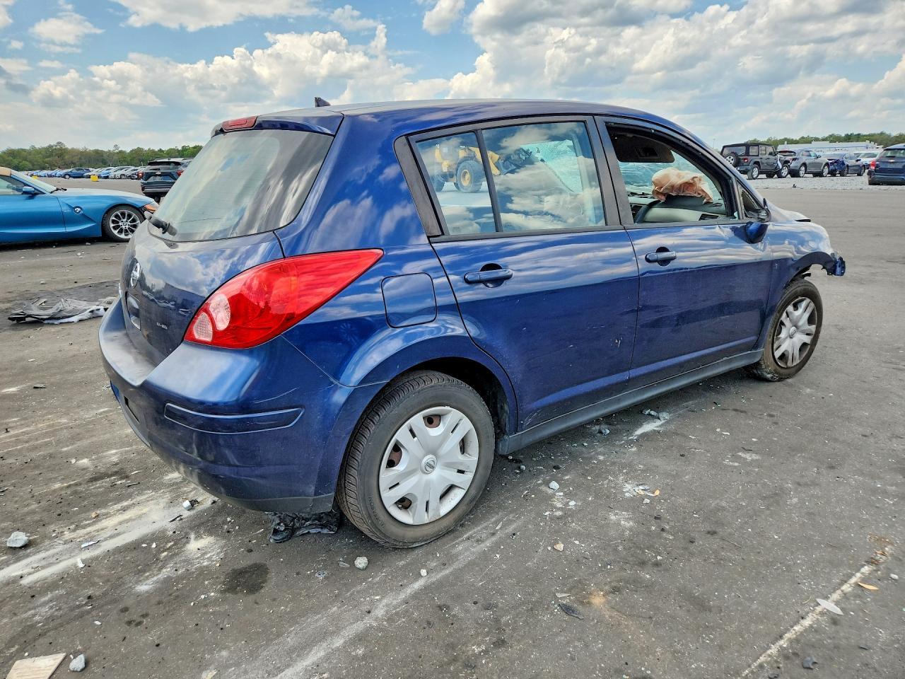 2012 NISSAN VERSA