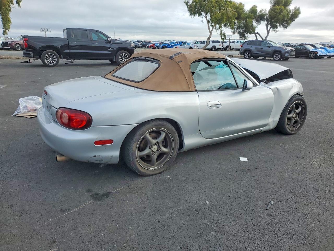 2000 MAZDA MX-5 Miata