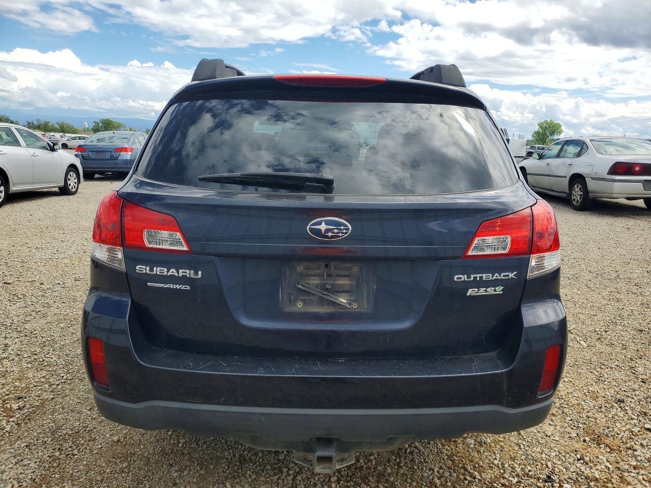 2013 SUBARU Outback