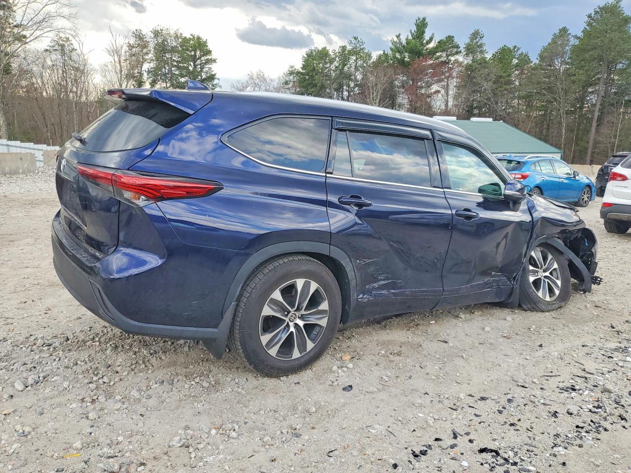 2022 TOYOTA HIGHLANDER
