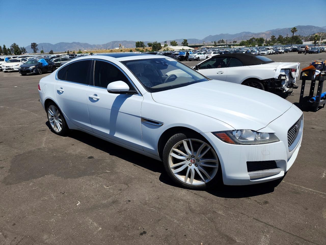 2017 JAGUAR XF