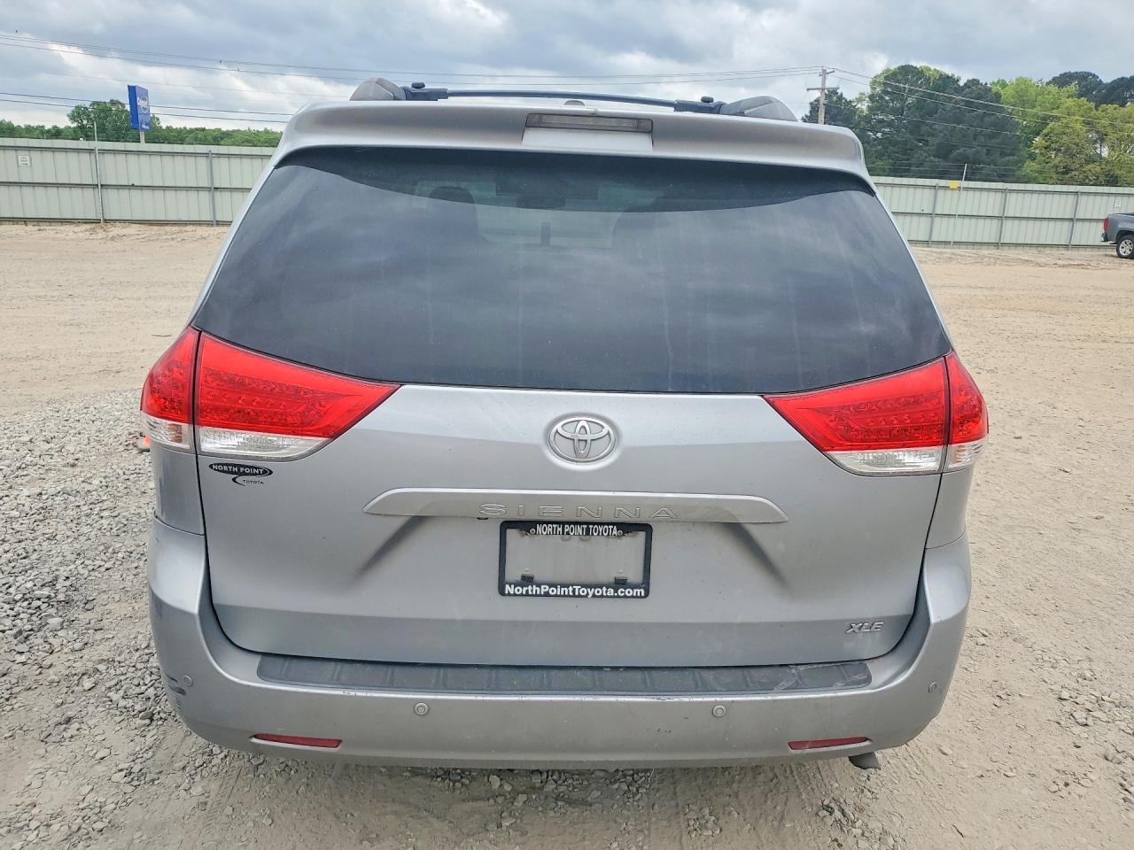 2014 TOYOTA SIENNA