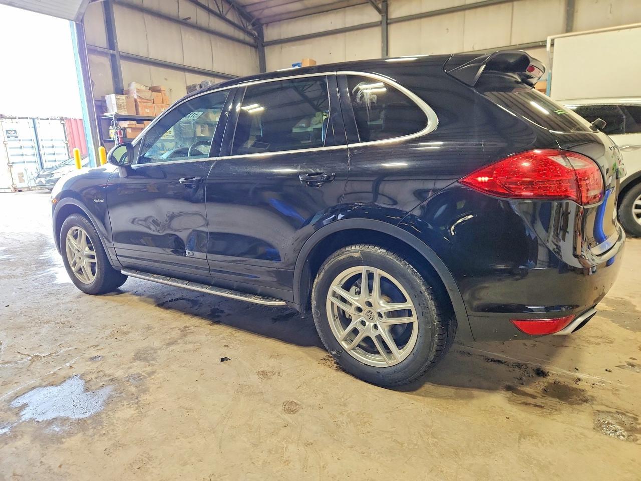 2012 PORSCHE CAYENNE