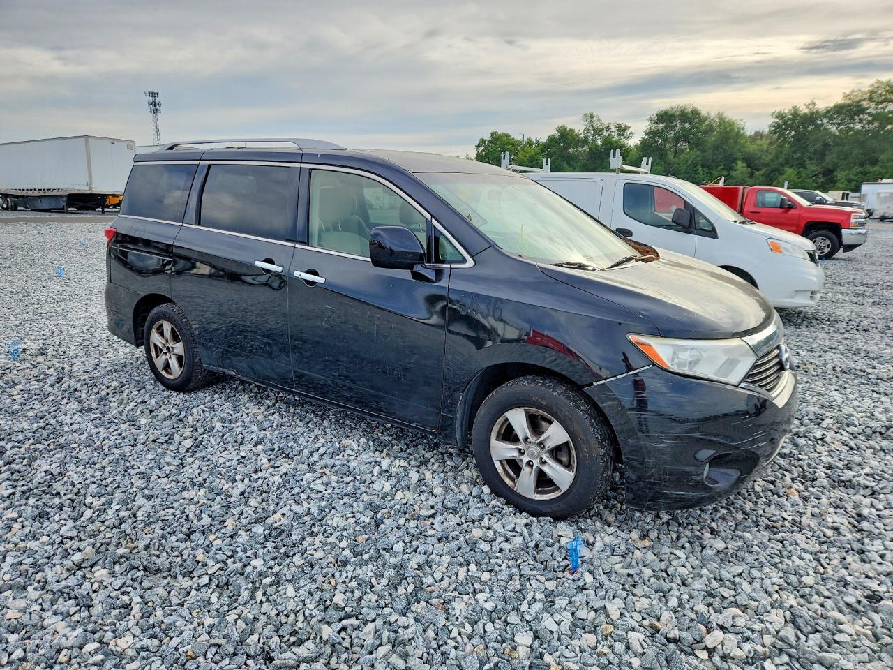 2017 NISSAN Quest