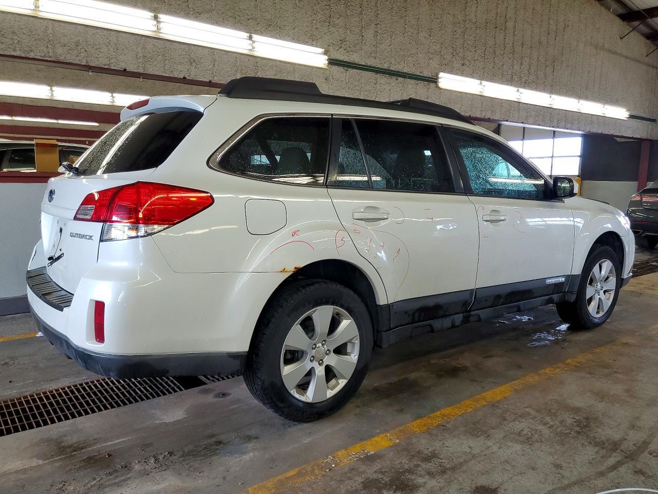 2010 SUBARU Outback