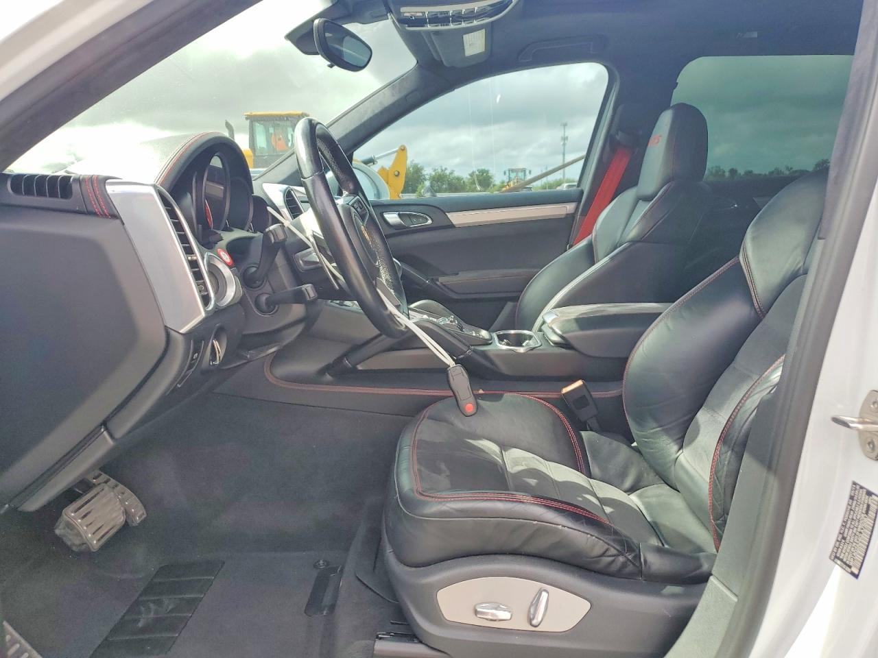 2016 PORSCHE CAYENNE