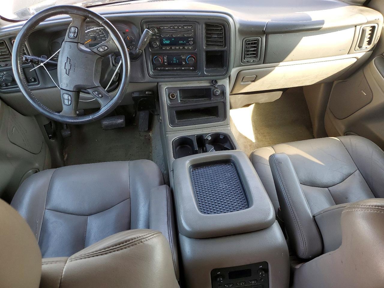 2004 CHEVROLET Suburban