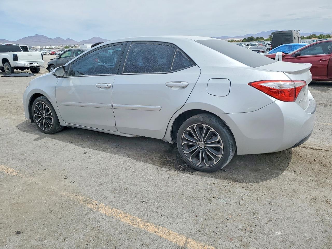 2015 TOYOTA COROLLA