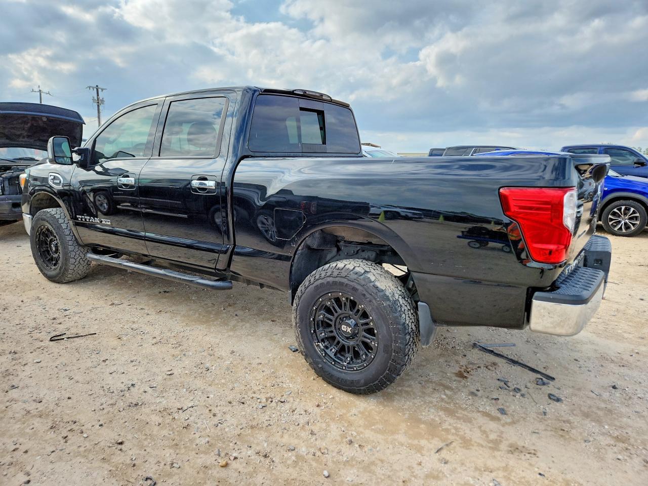 2016 NISSAN Titan