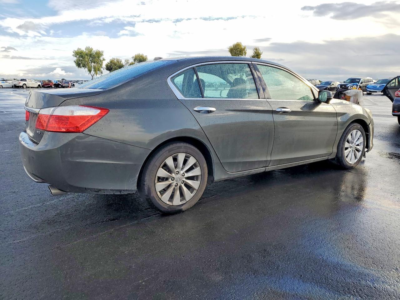 2015 HONDA ACCORD