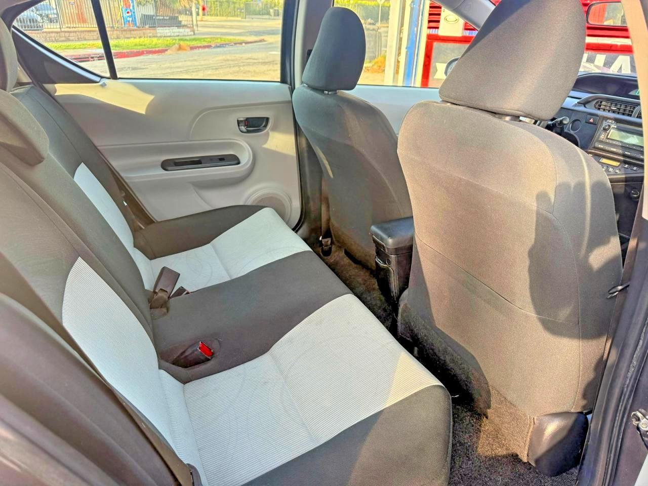 2013 TOYOTA Prius c