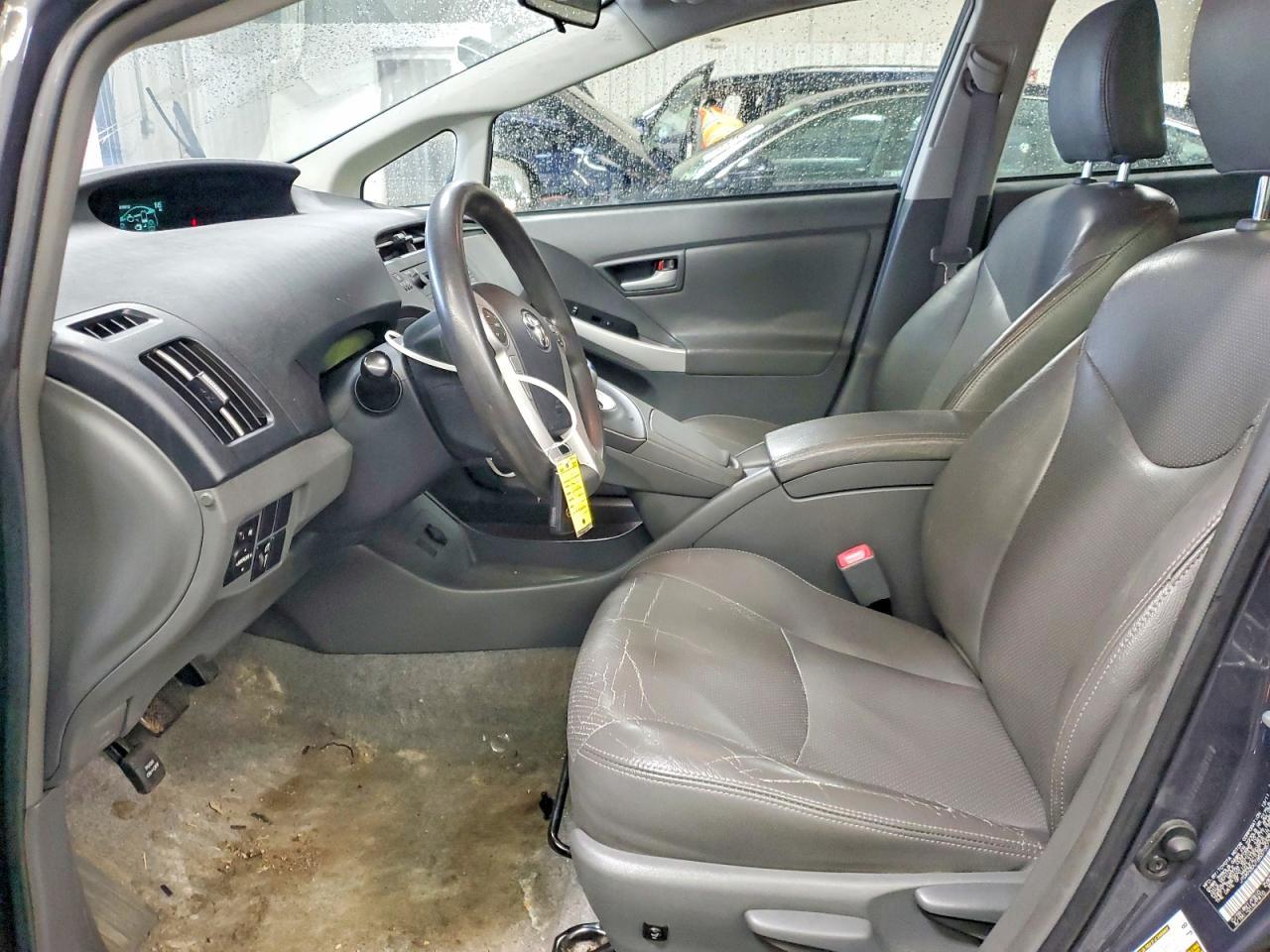 2011 TOYOTA PRIUS