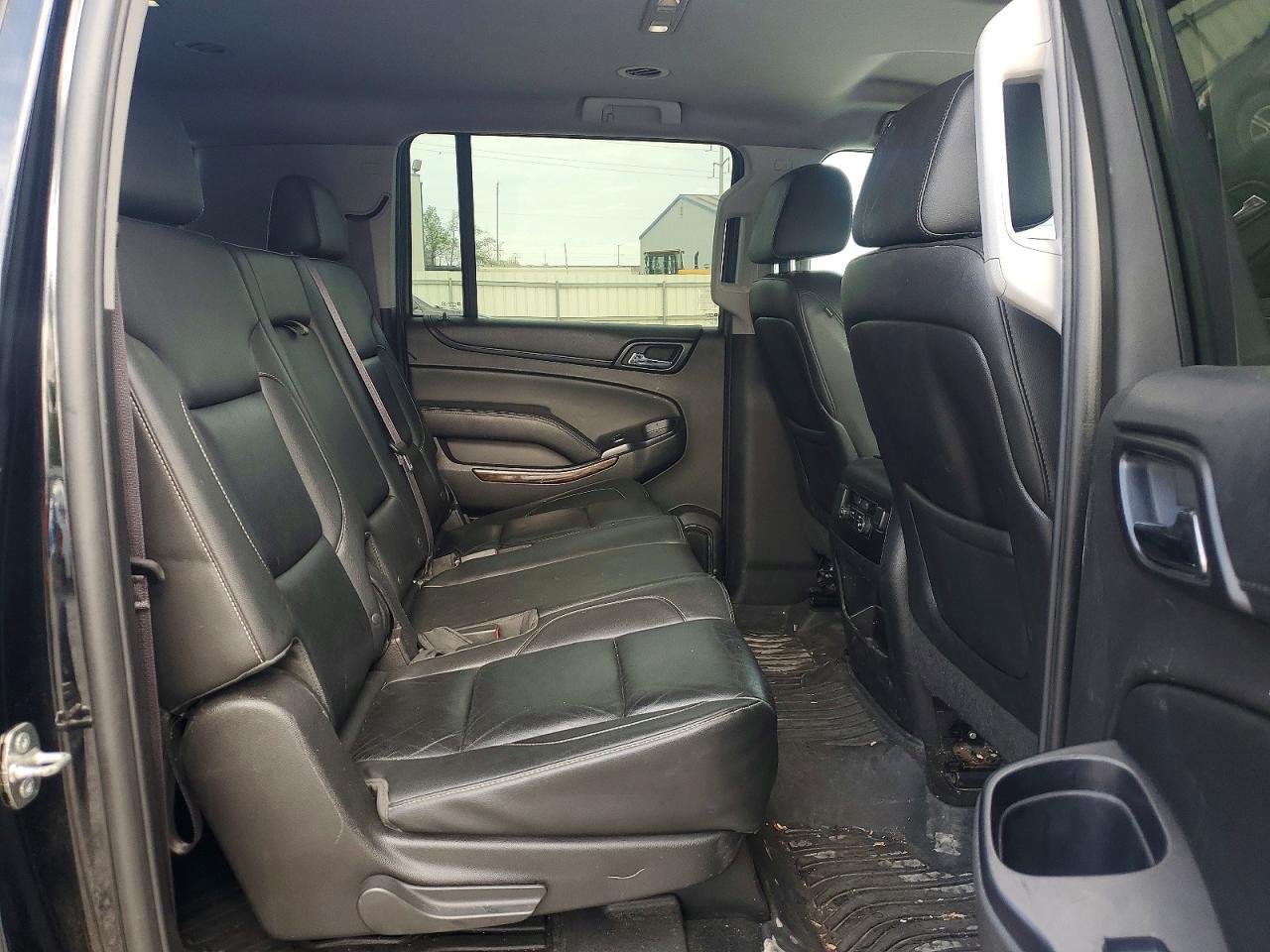 2015 CHEVROLET Suburban