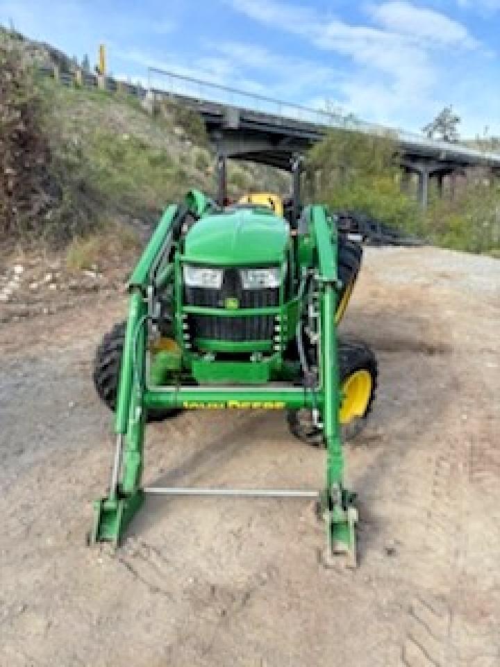 2017 JOHN DEERE 4040