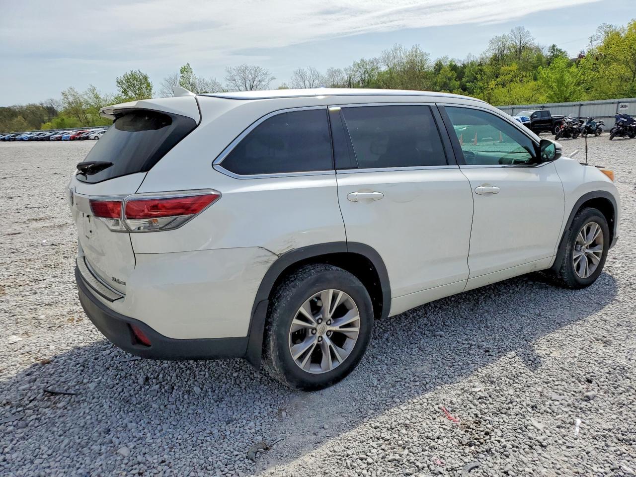 2015 TOYOTA HIGHLANDER