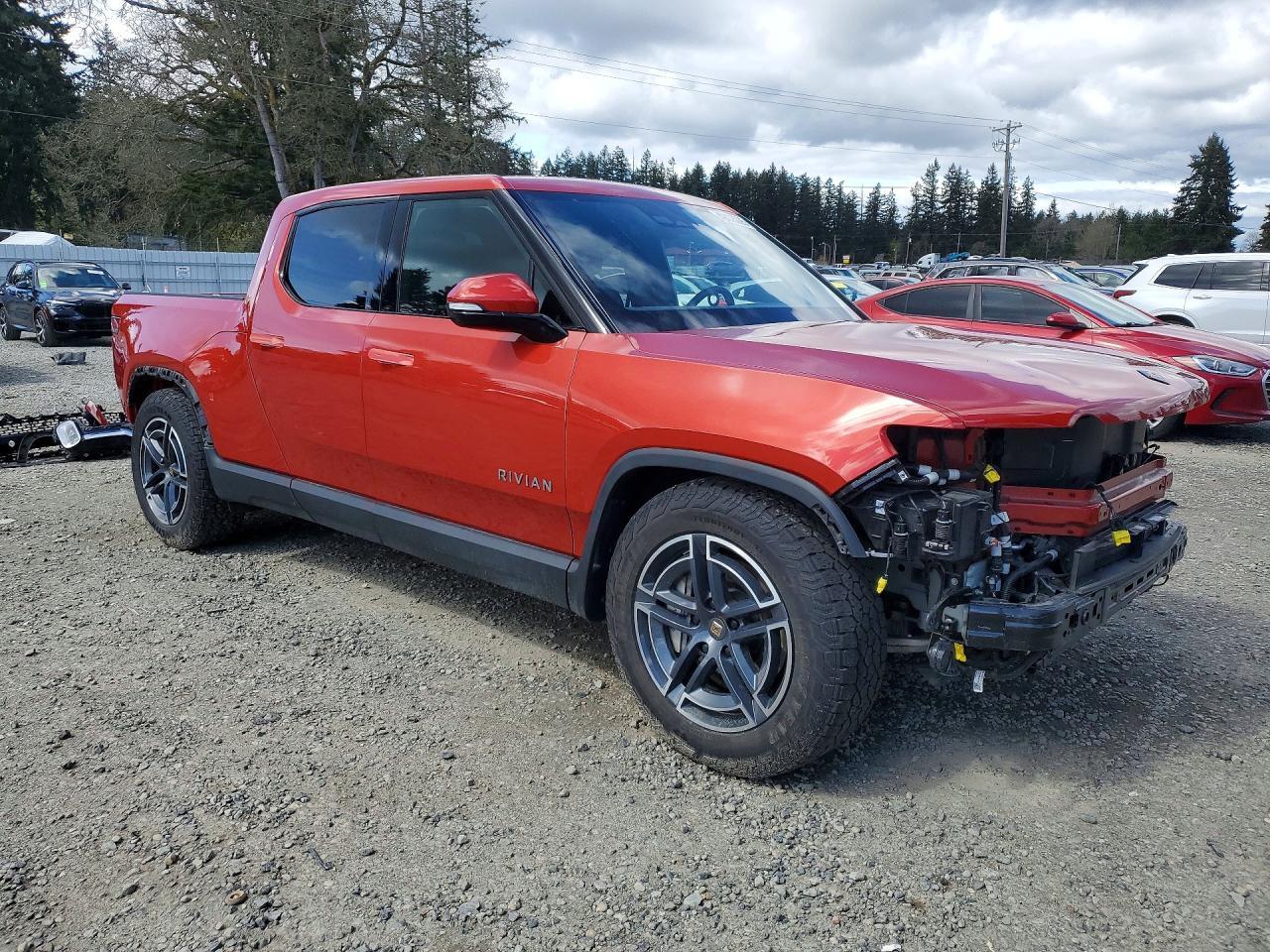 2025 RIVIAN R1t
