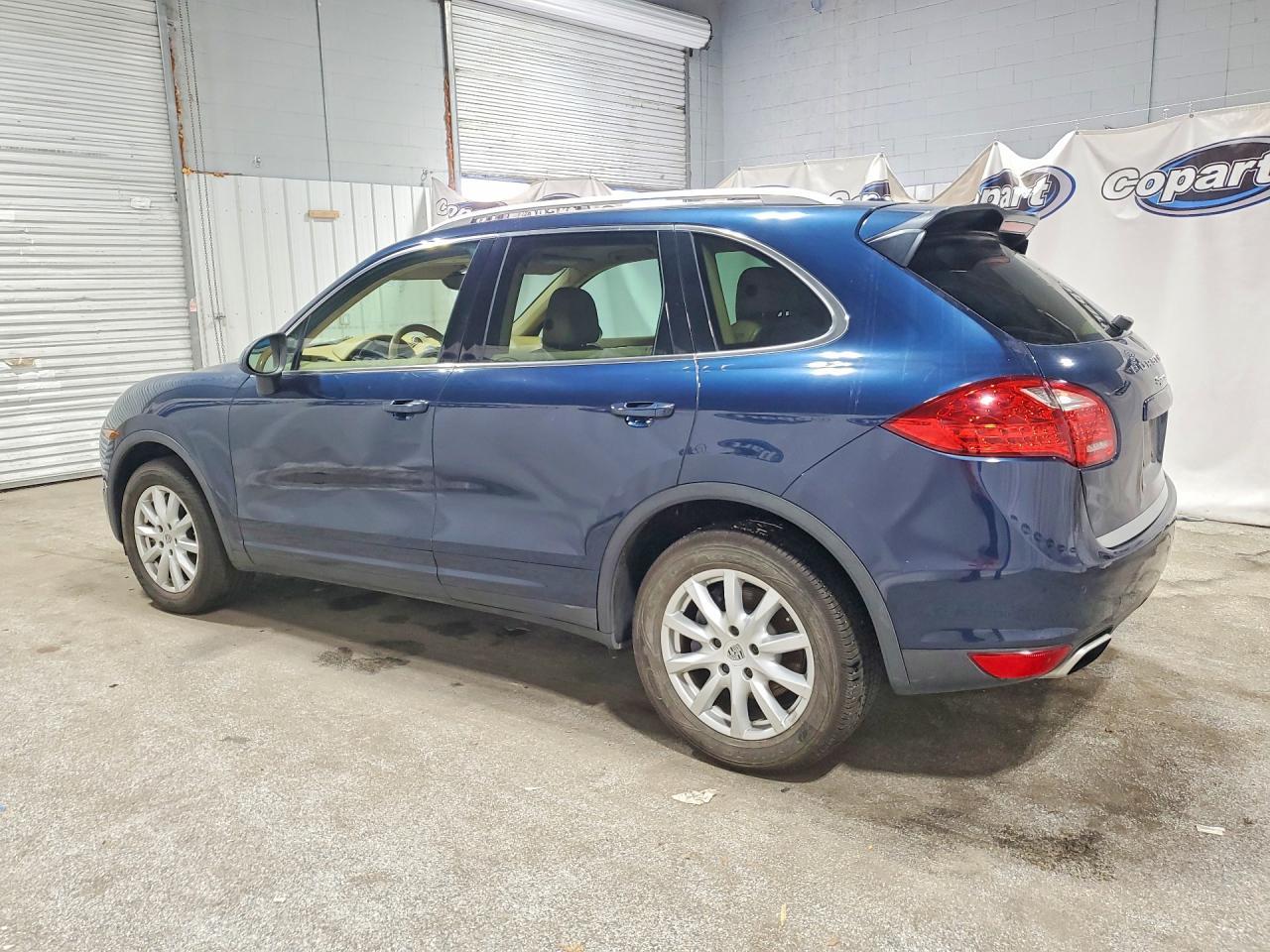 2014 PORSCHE CAYENNE