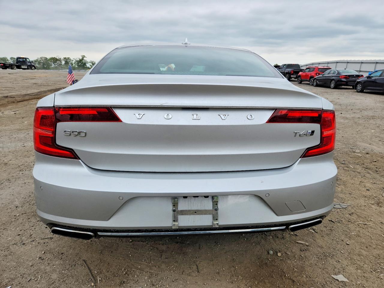 2020 VOLVO S90