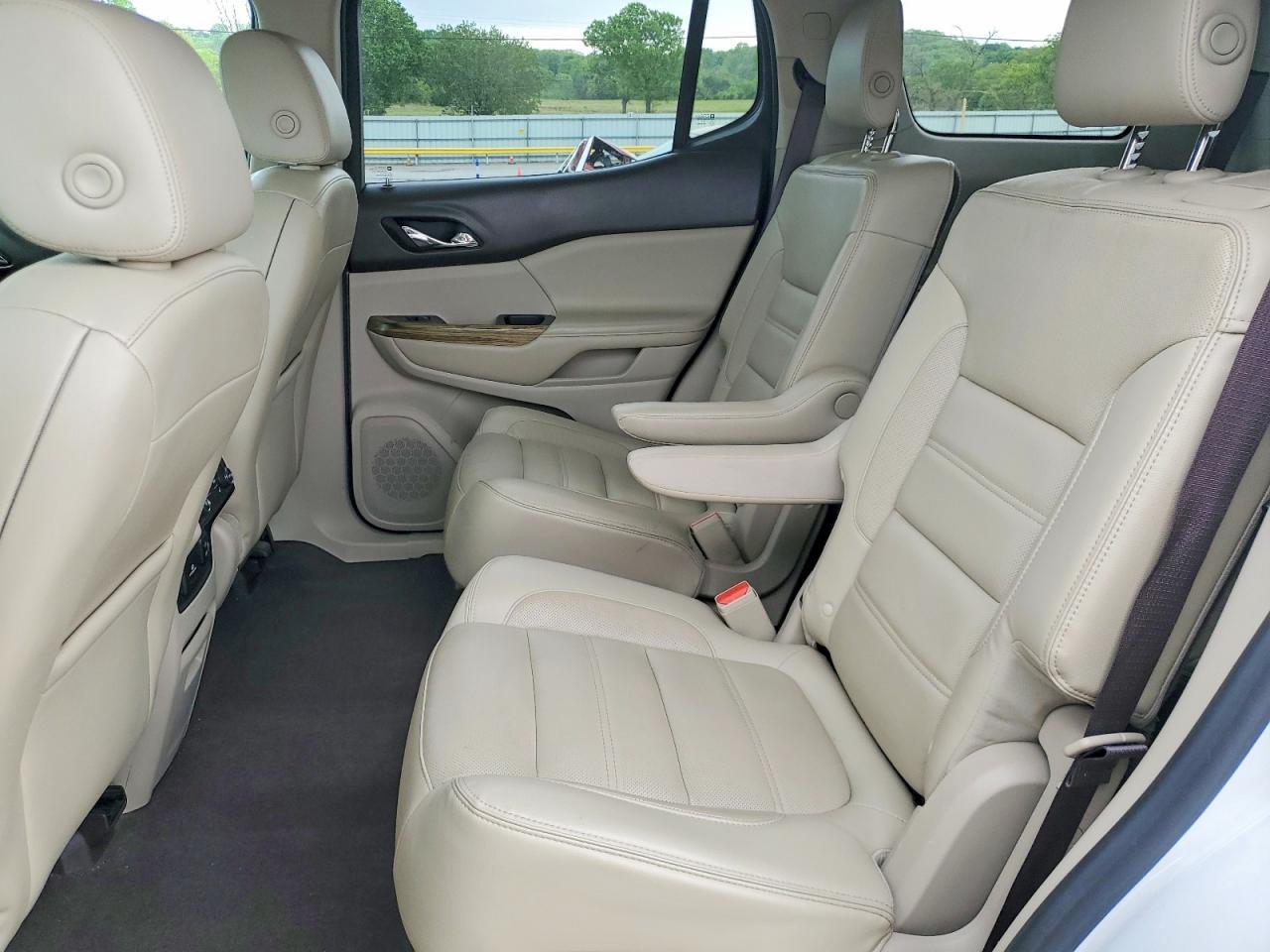 2017 GMC ACADIA