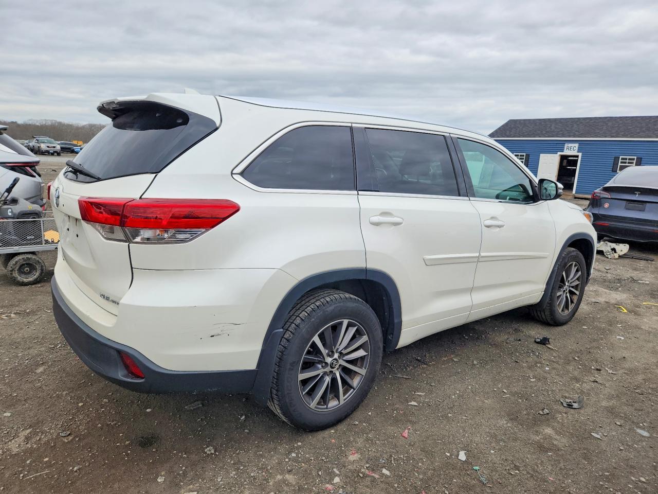 2018 TOYOTA HIGHLANDER