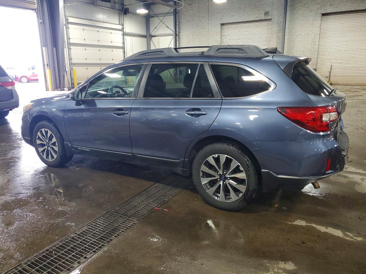 2016 SUBARU Outback