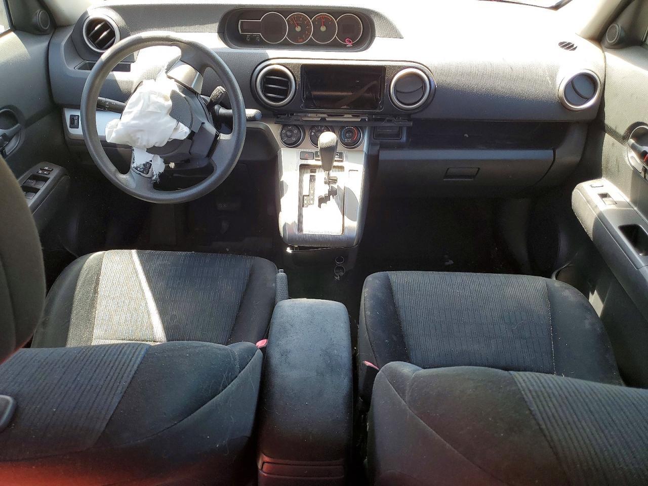 2011 TOYOTA SCION