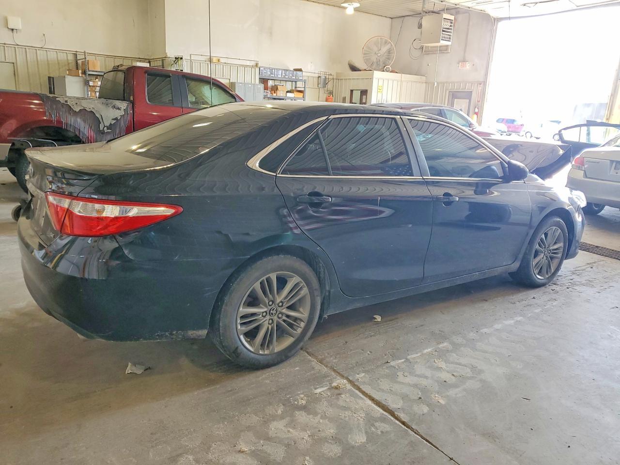 2017 TOYOTA CAMRY